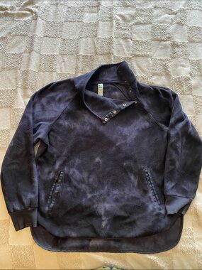 Women’s Green Tea Black Marble Pullover Button-Neck Fleece Sweater Large